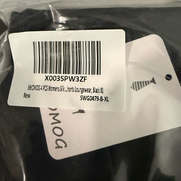 🏷️NWT Elegant Black Satin Sleepwear 4 Piece Set - Picture 4 of 4